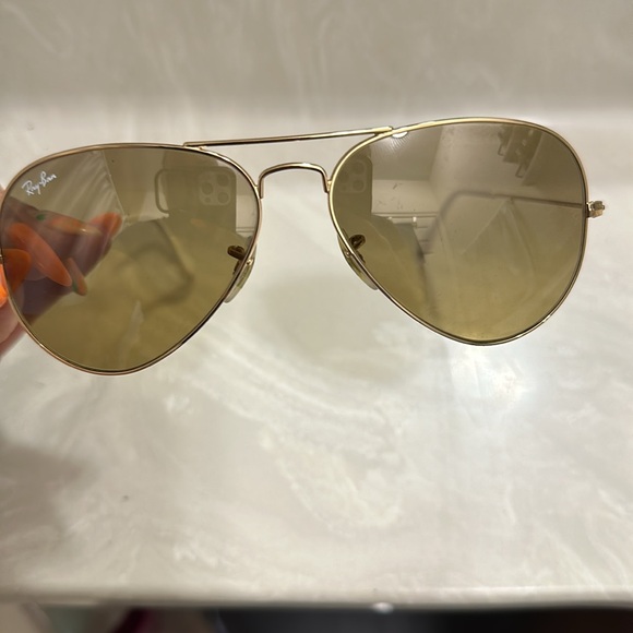 Ray Bans Aviator Sunglasses - Picture 3 of 6